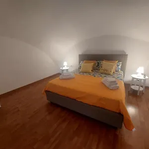 https://maison-partenopea.hotels-amalfi.com