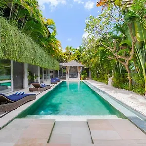  Villa Lavish 5 Bed, Sleeps 10, Butler, Daily Breakfast Indonesia